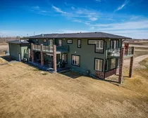 06-Acreage3054Lorne-7.jpg